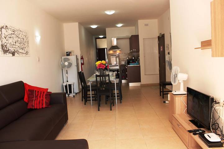 Gîte pour 6 personnes, avec balcon dans St. Paul's Bay