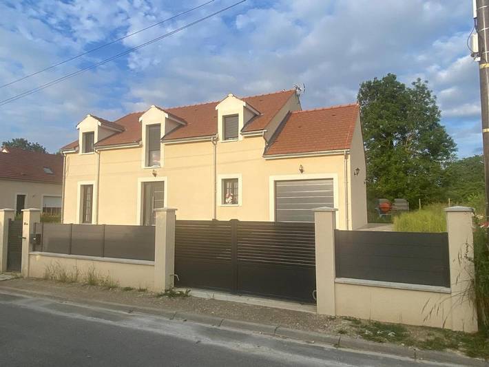 Location de vacances pour 12 personnes, avec terrasse à Jossigny