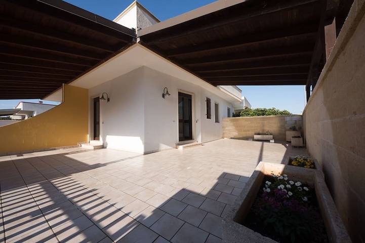 Maison de vacances pour 5 personnes, avec jardin et terrasse à Torre San Giovanni