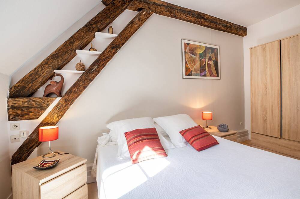 Appartement entier, Beaune Sweet Home-Beaune St Etienne-Parking inclus in Beaune, Région de Beaune