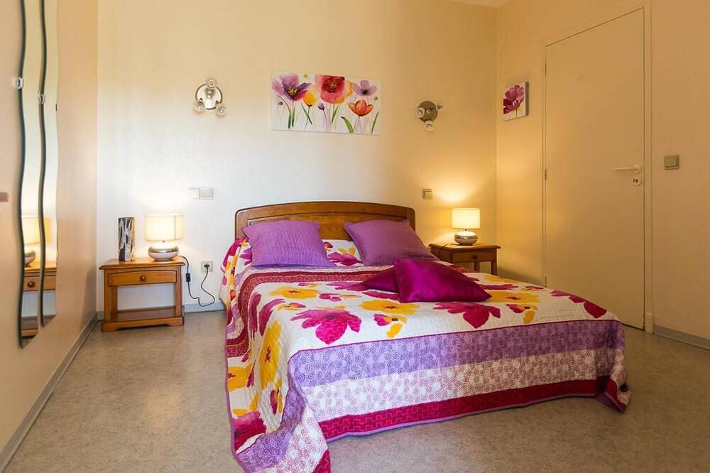 La Roque 14 people in Región de Castres