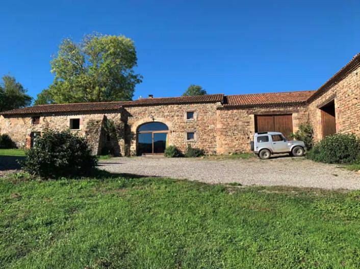 Chambre d’hôte pour 2 personnes, avec vue ainsi que jardin et terrasse dans le Puy-de-Dôme - 2
