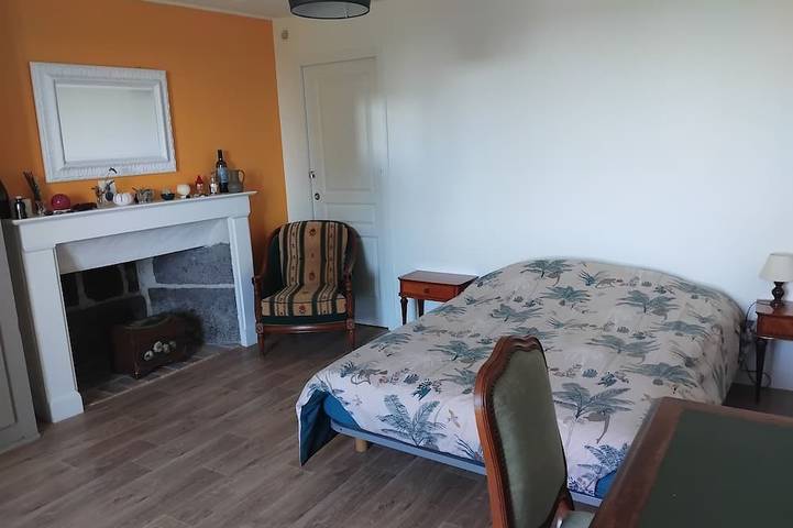 Gîte pour 8 personnes, avec jardin à Saint-Martin-Valmeroux - 4