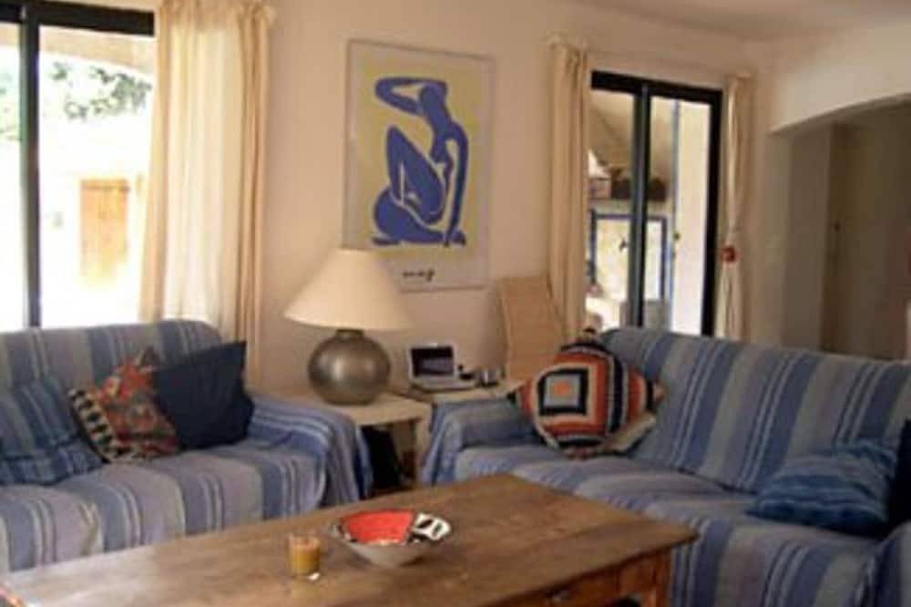 Tradicional villa provenzal con piscina privada climatizada in Salernes, Region de Draguignan
