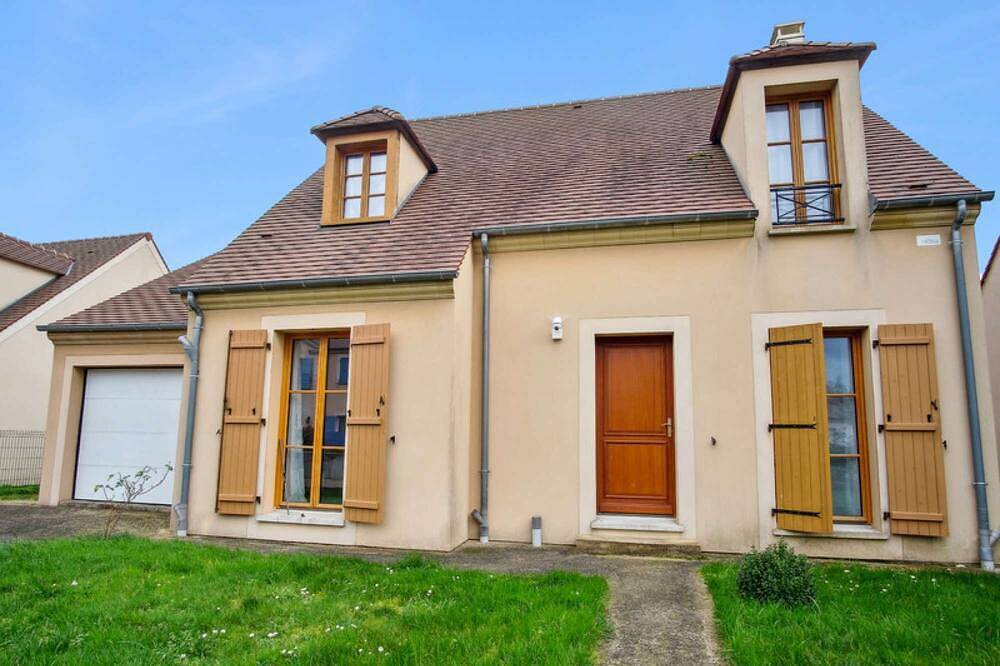 Entire apartment, Chic friendly and spacious house in Meaux, Seine-et-Marne
