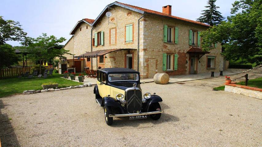Gîte pour 9 personnes, avec Terrasse ainsi que Jardin et Piscine à Sainte-Croix (Tarn)