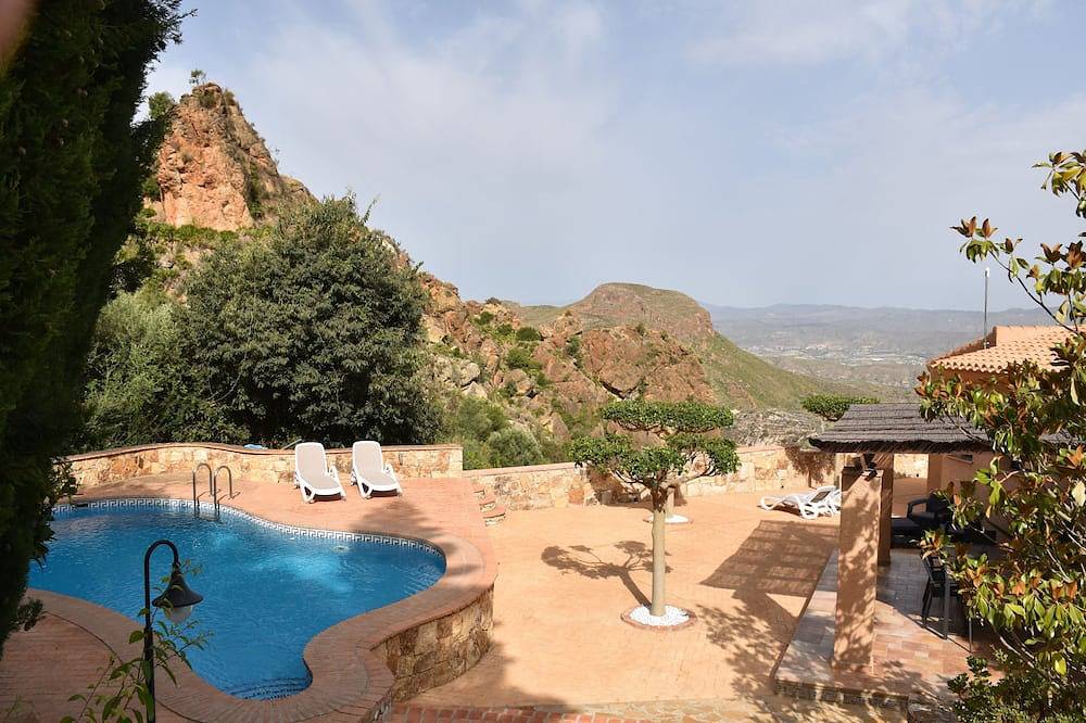 Casa Estrella. Escape to our Mountainside Villa in Cortijo Cabrera, Turre