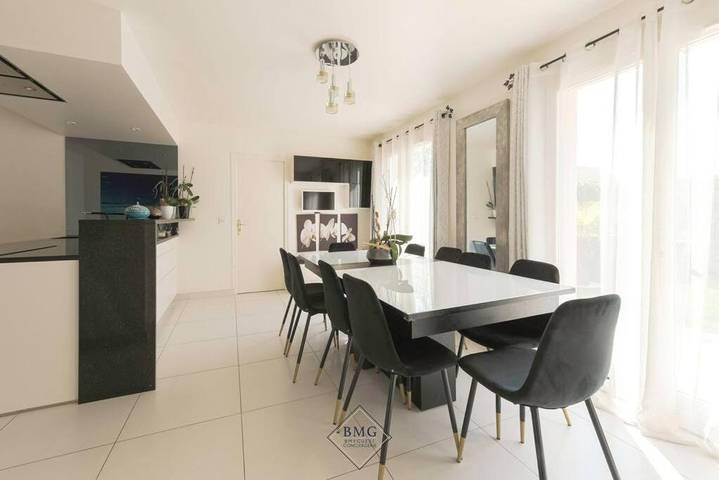 Gîte pour 12 personnes, avec terrasse à Bussy-Saint-Georges - 3