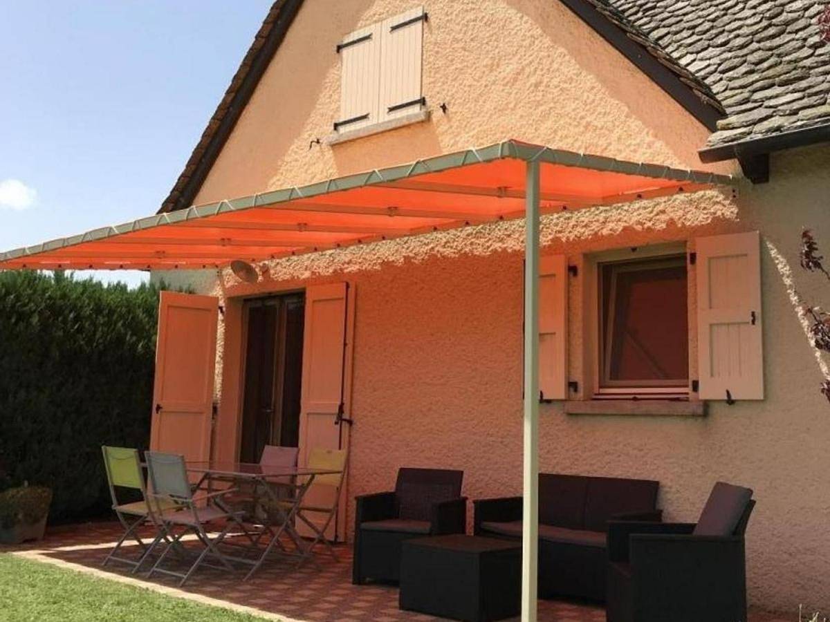 Holiday Home in Sériers, Neuvéglise-sur-Truyère