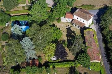 Chambre d’hôte pour 2 personnes, avec vue ainsi que jardin et piscine dans l' Aveyron