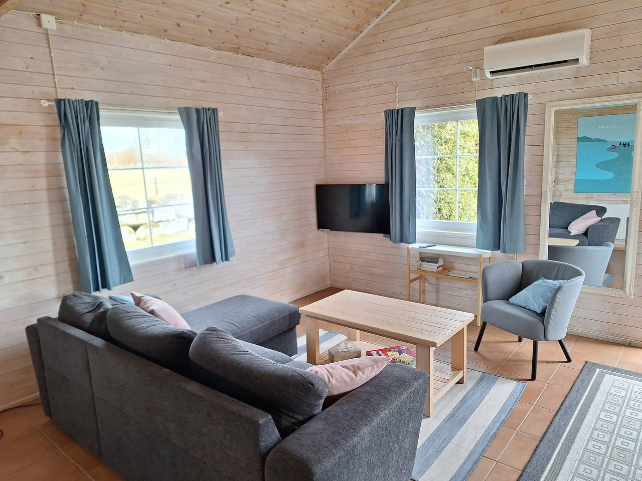 Ferienhaus mit Seeblick, Pool und Boot in Småland in Kronoberg