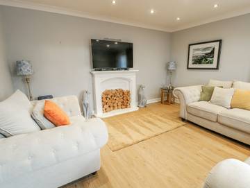 Bungalow for 4 People in Cemaes, Wales, Photo 2