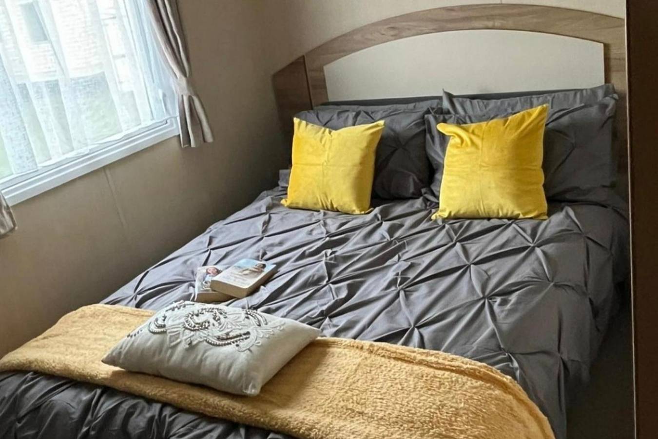 3 Bed Caravan - Sleeps 8 - Parking - Beach in Ingoldmells, Lincolnshire