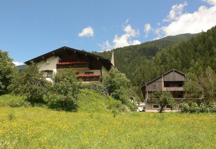 B&B für 3 Personen, mit Terrasse und Garten sowie Sauna und Ausblick in Osttirol