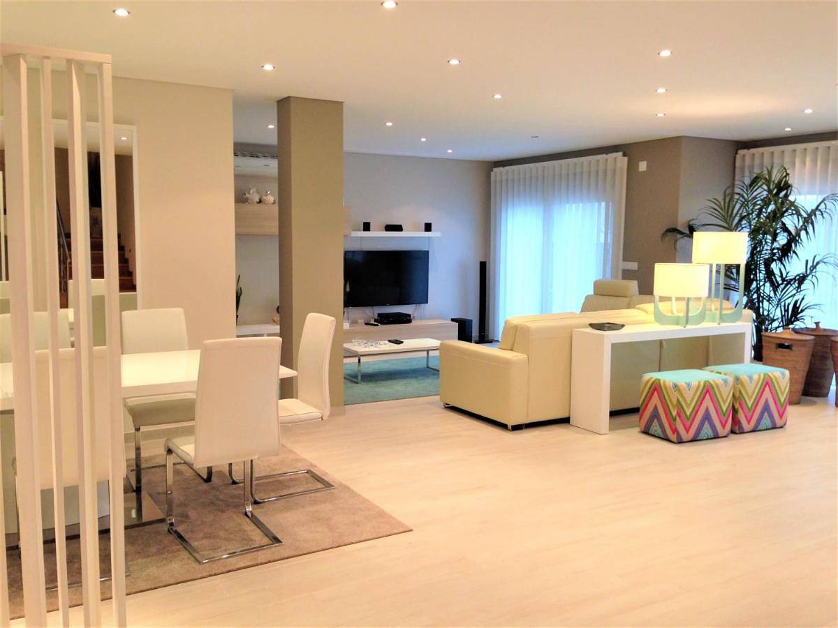 Holiday Calm Villa - Beach & Pool in Consolação, Peniche