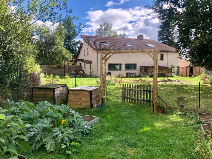 Maison de campagne pour 4 personnes, avec Terrasse et Jardin à Sugères