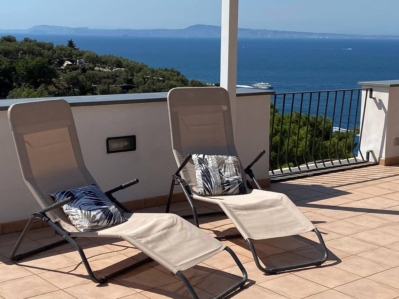 Villa l'Ulivina - relaxation garden sun terrace in Sorrento, Península Sorrentina