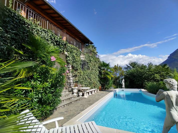 Ferienhaus für 6 Personen, mit Pool und Ausblick sowie Garten und Seeblick - 1