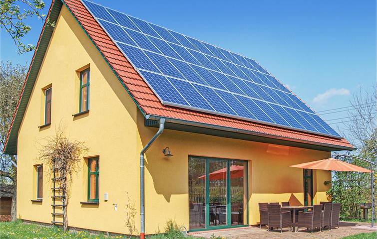 Ferienhaus für 8 Personen, mit Garten in Woldegk