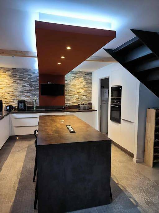 Three-Bedroom House in Podensac, Région de Langon