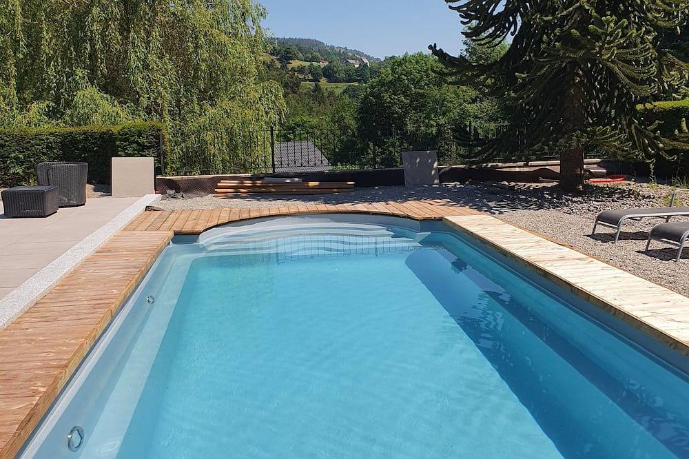 Ferienhaus \"L 'Araucaria\" am Pool der Domaine \"La Villa Moraine\" in Münster in Soultzeren, Regionaler Naturpark Belchen der Vogesen