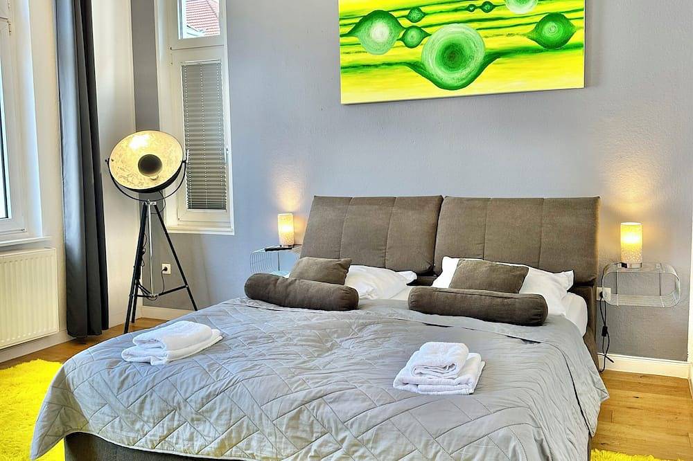 Ganze Wohnung, Geräumiges City-Apartment mit 2 Badezimmer und Parkplätzen in Oldenburg, Oldenburger Münsterland