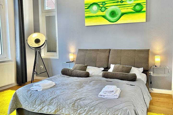 Ganze Wohnung, Geräumiges City-Apartment mit 2 Badezimmer und Parkplätzen in Oldenburg, Niedersachsen