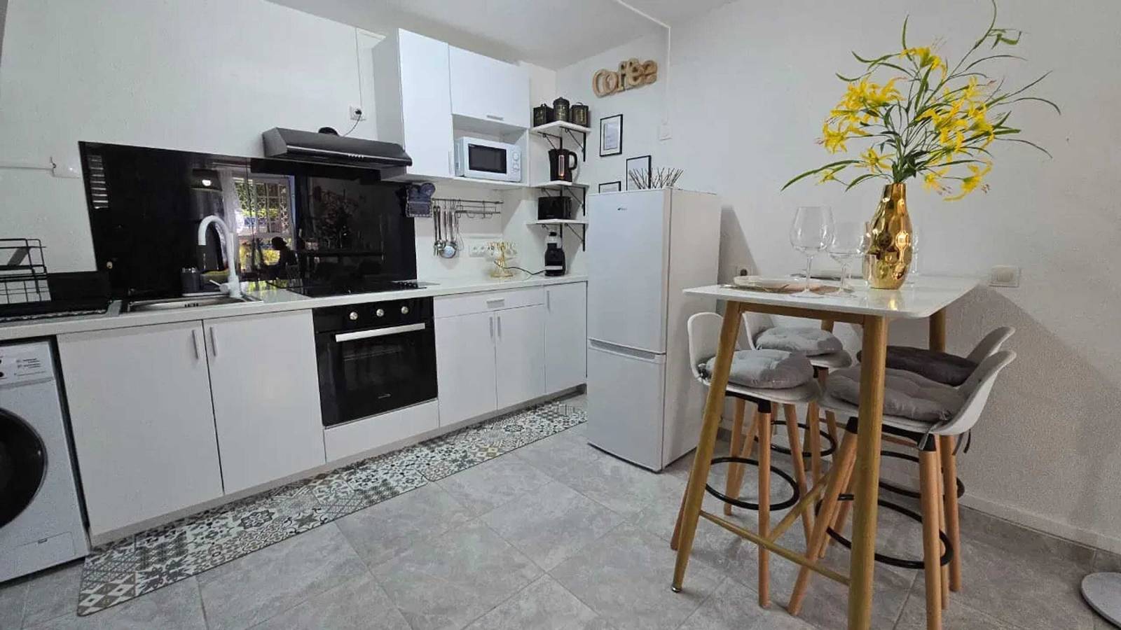 Apartamento entero, Acogedor apartamento en Le Gosier - 37 m² con terraza in Le Gosier, Guadalupe