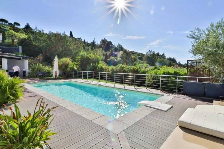 Villa pour 20 personnes, avec piscine et terrasse à Cavalaire-sur-Mer - 2