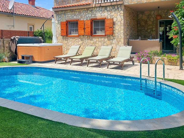 Ferienhaus für 10 Personen, mit Balkon und Sauna auf Krk