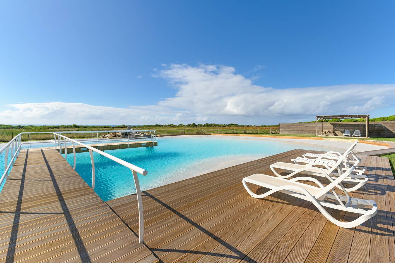 Apartment 'Flor Do Rosto Ii' with Sea View, Shared Pool and Wi-Fi in São Teotónio, Costa Alentejana