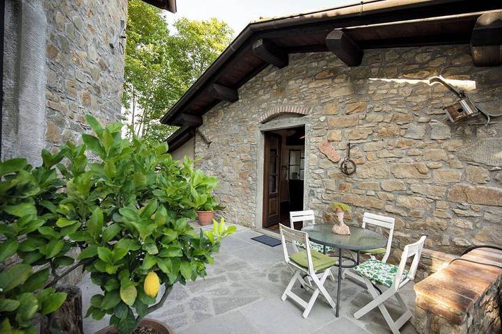 Agriturismo per 2 persone, con idromassaggio in Camporgiano