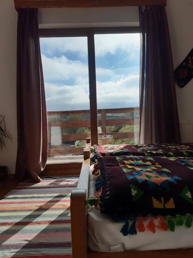 Maison d’hôte pour 4 personnes, avec vue ainsi que jardin et vue sur le lac dans Porumbacu de Sus - 2