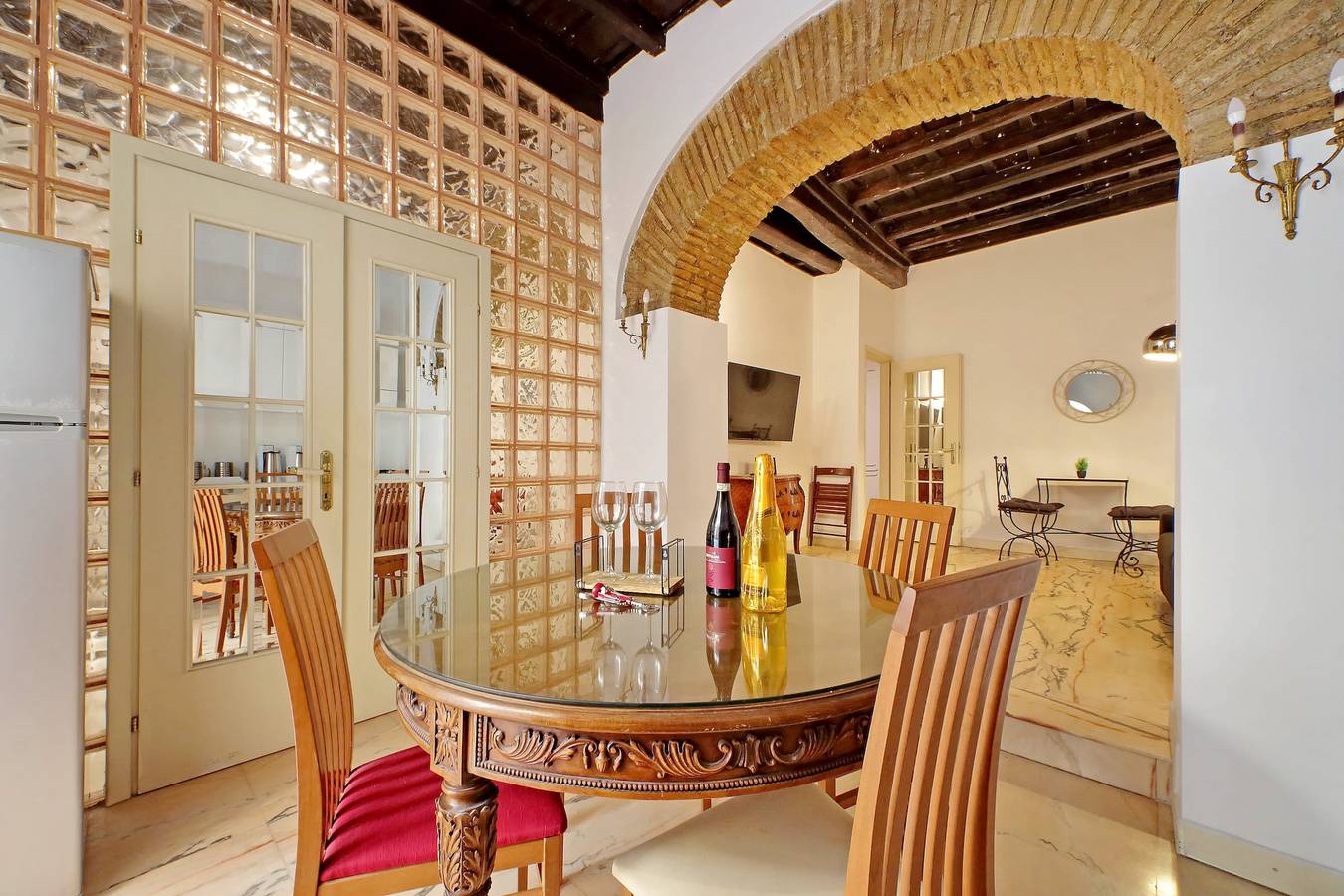 Entire apartment, 4Bnb - Lungaretta Jacuzzi Apartment in Trastevere, Rome