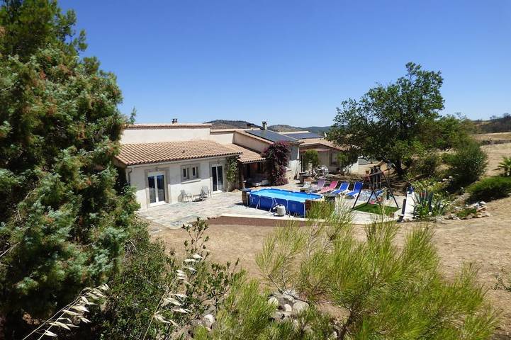 Location de vacances pour 8 personnes, avec Jacuzzi ainsi que Terrasse et Jardin à Tournissan