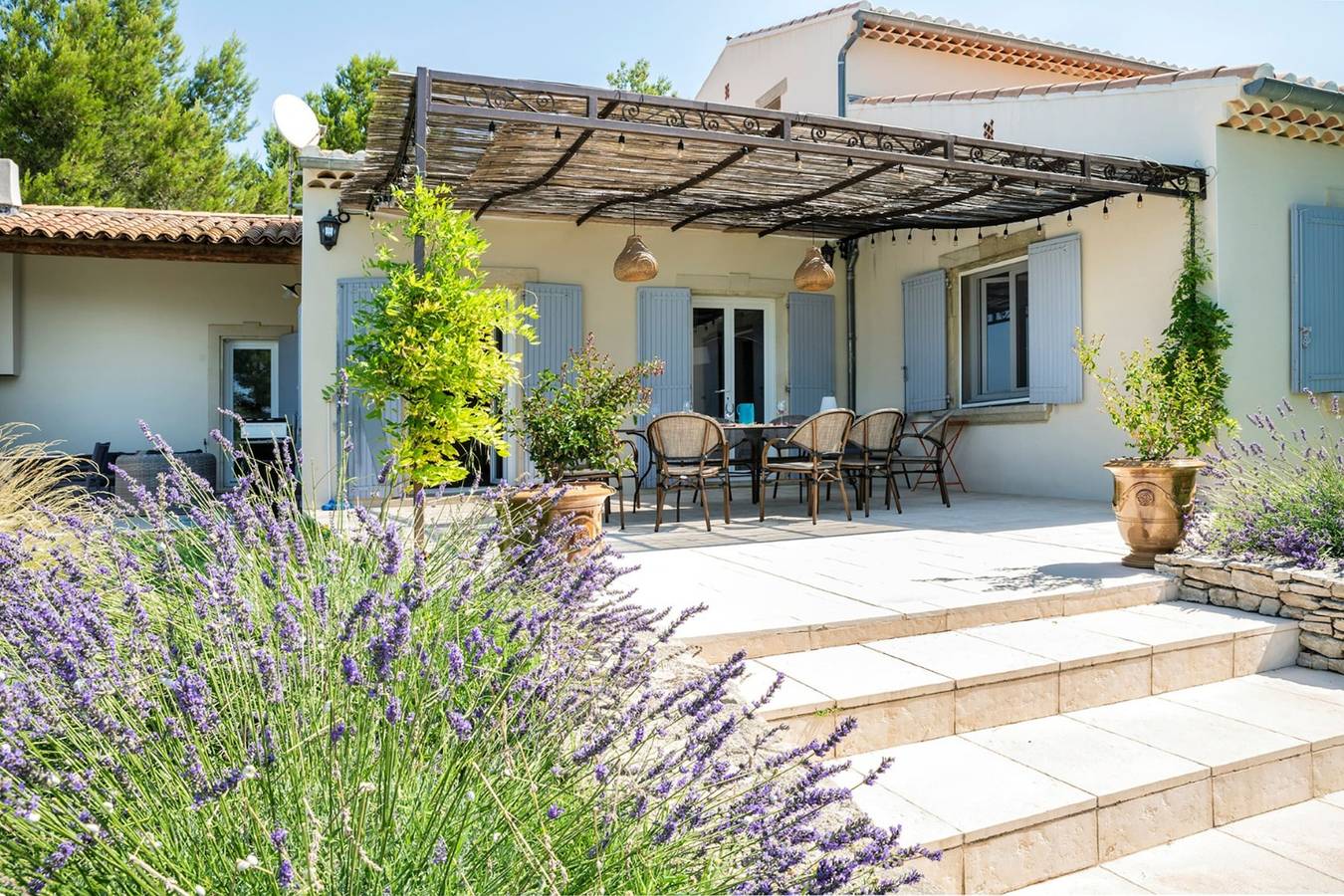 Beautiful Provencal villa with swimming pool in L'Isle-sur-la-Sorgue, Vaucluse