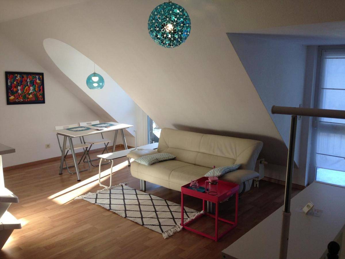 Ganze Wohnung, Studio Ochsenfurt mit sonnigem Balkon in Ochsenfurt, Fränkisches Weinland