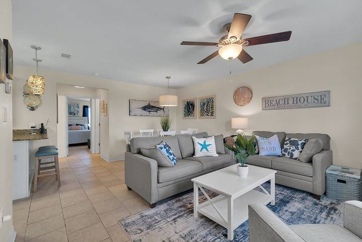 Vacation apartment for 7 people, with yard and terrace as well as pool - 1