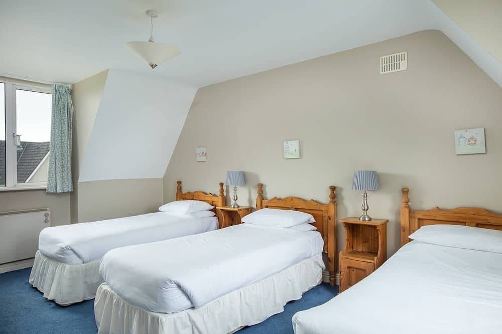 The Links 27, Family Holiday Home 500M walk to Lahinch in Lahinch, County Clare