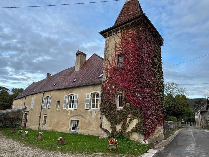 Gîte pour 2 personnes, avec jardin à Aiglepierre