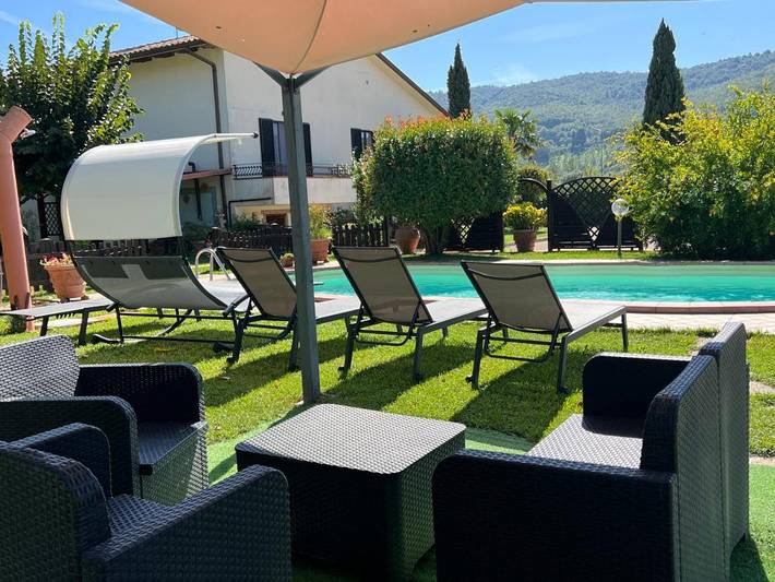 Chalet para 12 personas, con jacuzzi además de jardín y piscina - 1