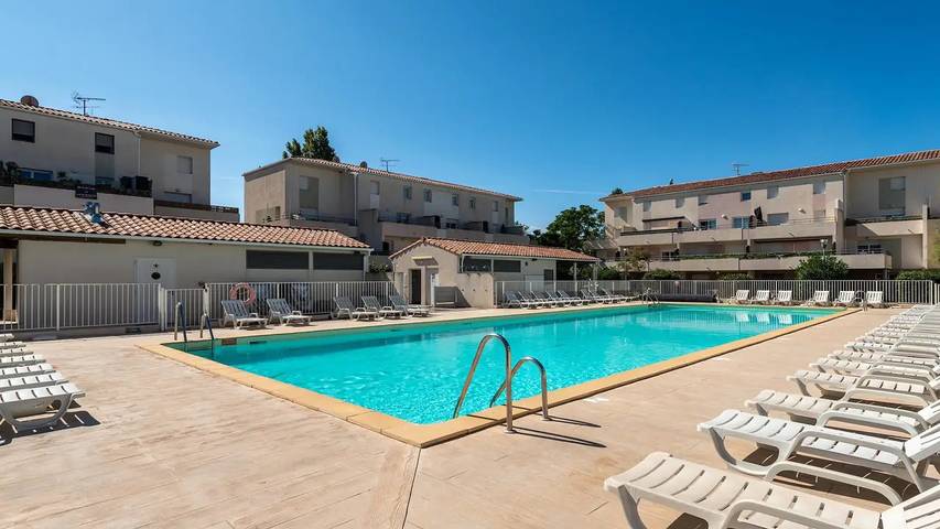 Ferienhaus für 5 Personen, mit Pool und Terrasse, mit Haustier