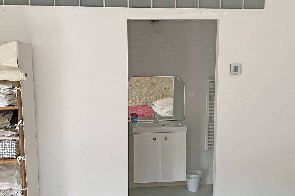 Maison joliment rénovée avec piscine dans le Gard près Uzès 3 ch et Sdb privées in Dions, Région de Nîmes