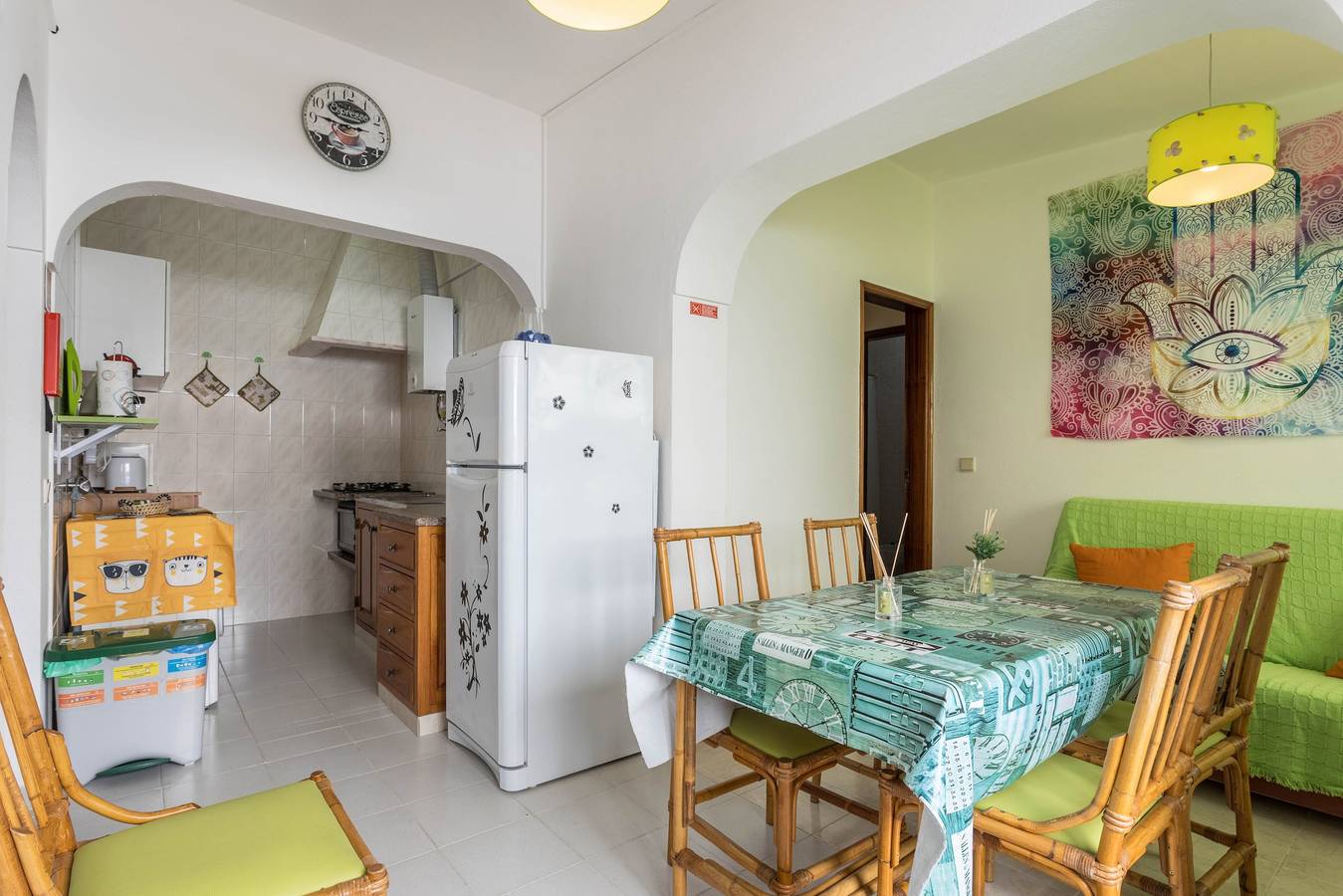 Maison de vacances confortable "Geo House" dans un endroit central avec Wi-Fi et terrasse in Vila do Bispo e Raposeira, Parc naturel du Sud-Ouest Alentejano et Costa Vicentina