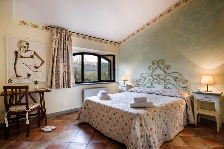Chambre d’hôte pour 3 personnes, avec jardin ainsi que vue et piscine à San Gimignano - 3