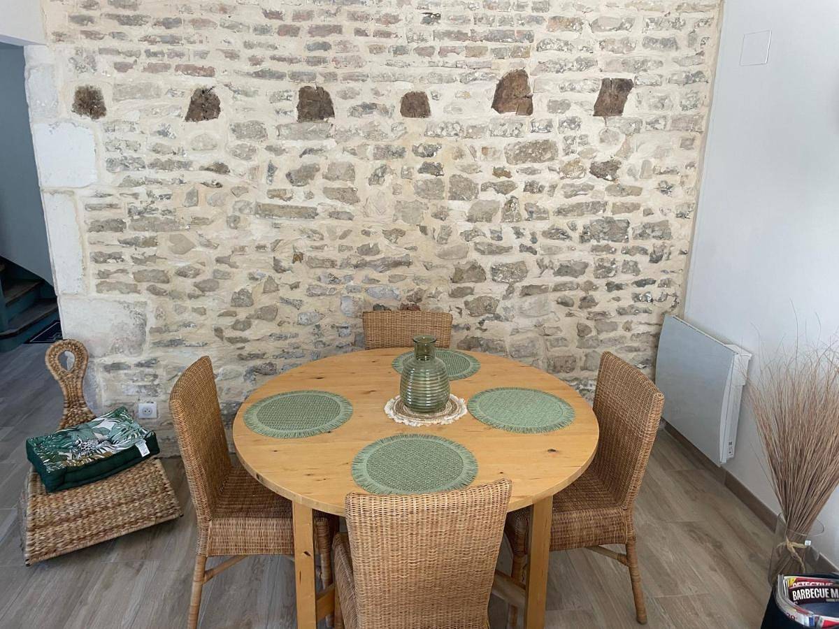 Two-Bedroom House in Vigneulles-lès-Hattonchâtel, Région de Commercy