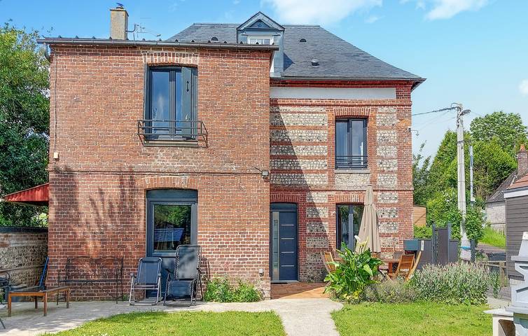 Gîte pour 13 personnes, avec terrasse et jardin, animaux acceptés à Saint-Vaast-d'Équiqueville