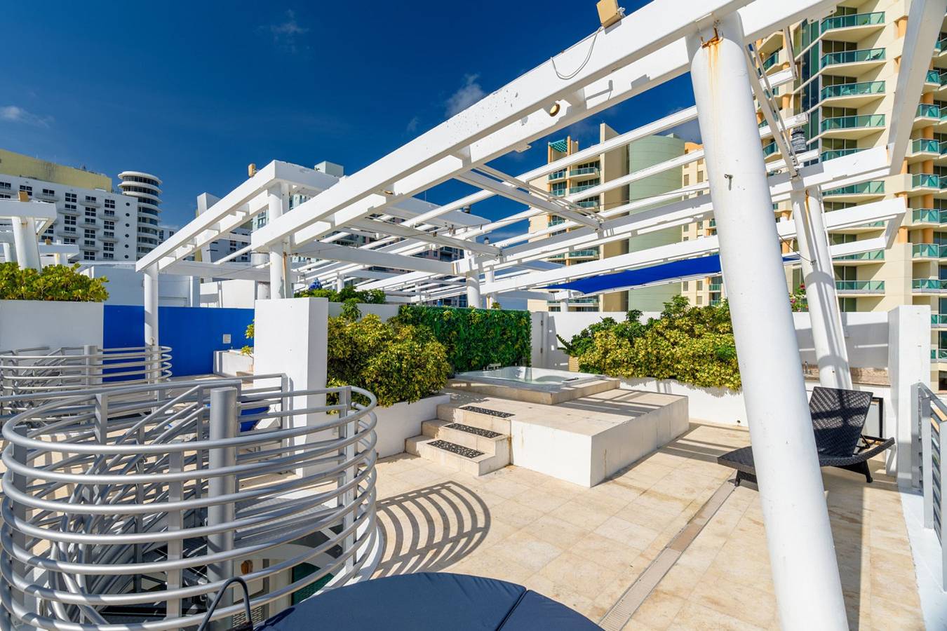 Apartamento entero, Stunning Rooftop Jacuzzi Escape in South Beach, Miami Beach