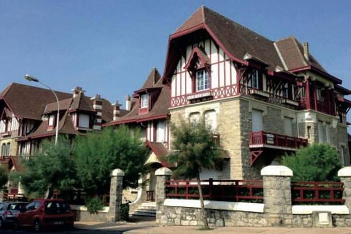 Gîte pour 8 personnes, avec balcon, animaux acceptés dans Plage du Miramar