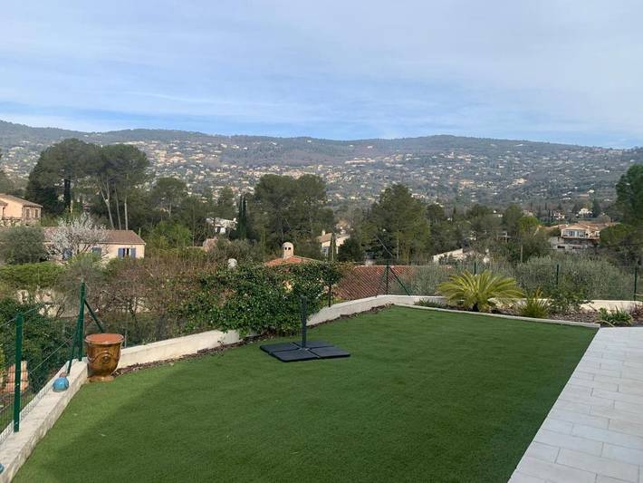 Location de vacances pour 4 personnes, avec piscine et vue ainsi que jardin et terrasse, adapté aux familles à Peymeinade - 4